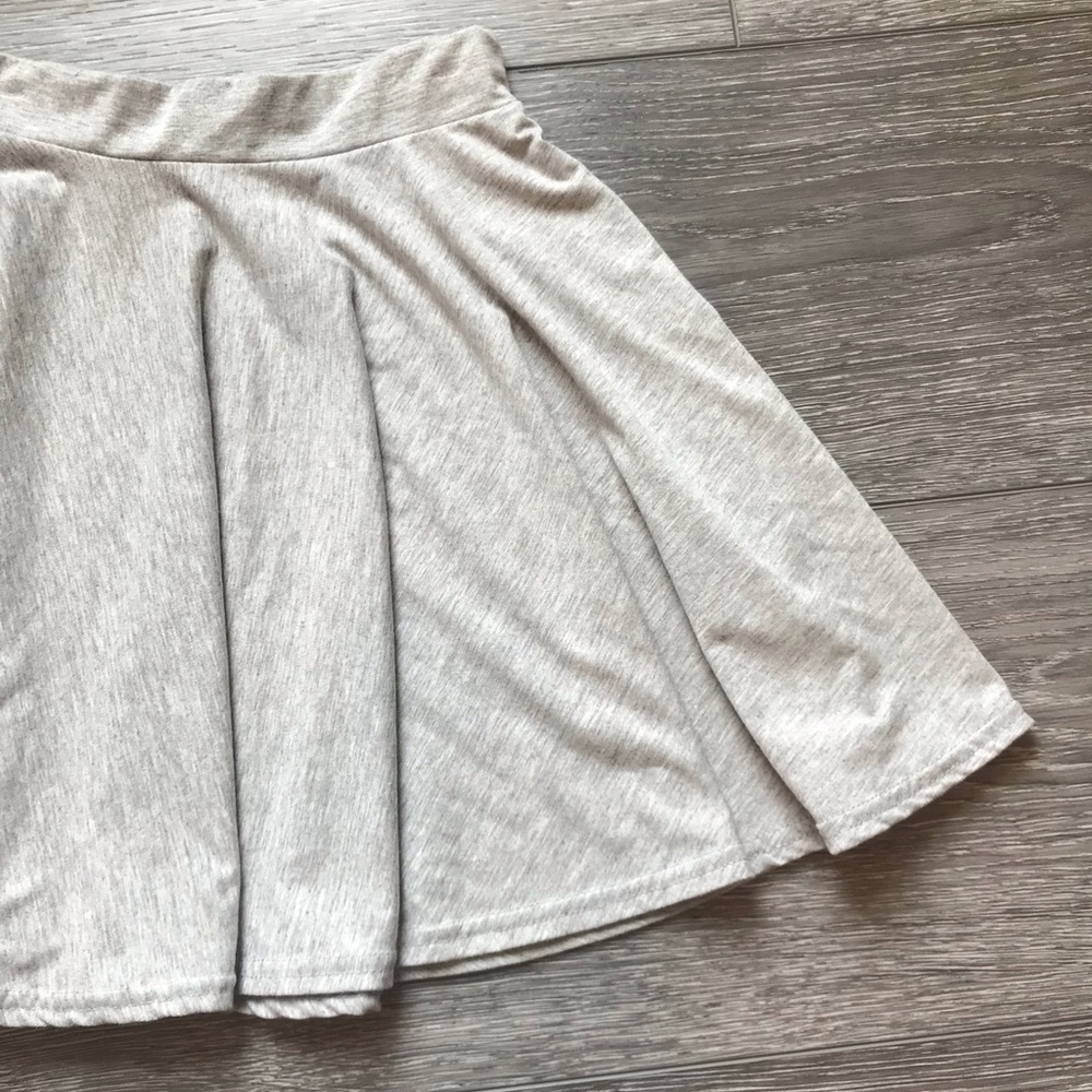 Boohoo Grey Skater Skirt - Picture 3 of 6
